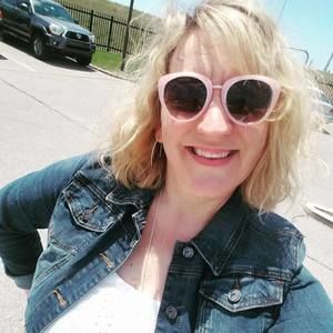 Meet your Posher, Dana